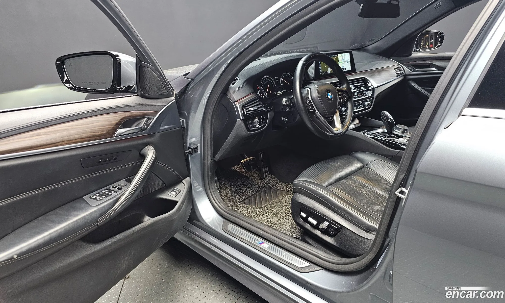 BMW 5 Series 2018 WBAJD3100JB255601 — 17