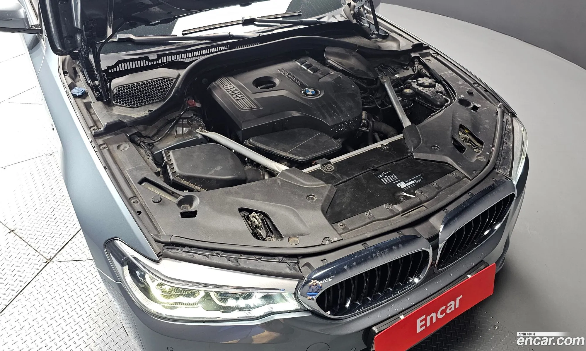 BMW 5 Series 2018 WBAJD3100JB255601 — 11