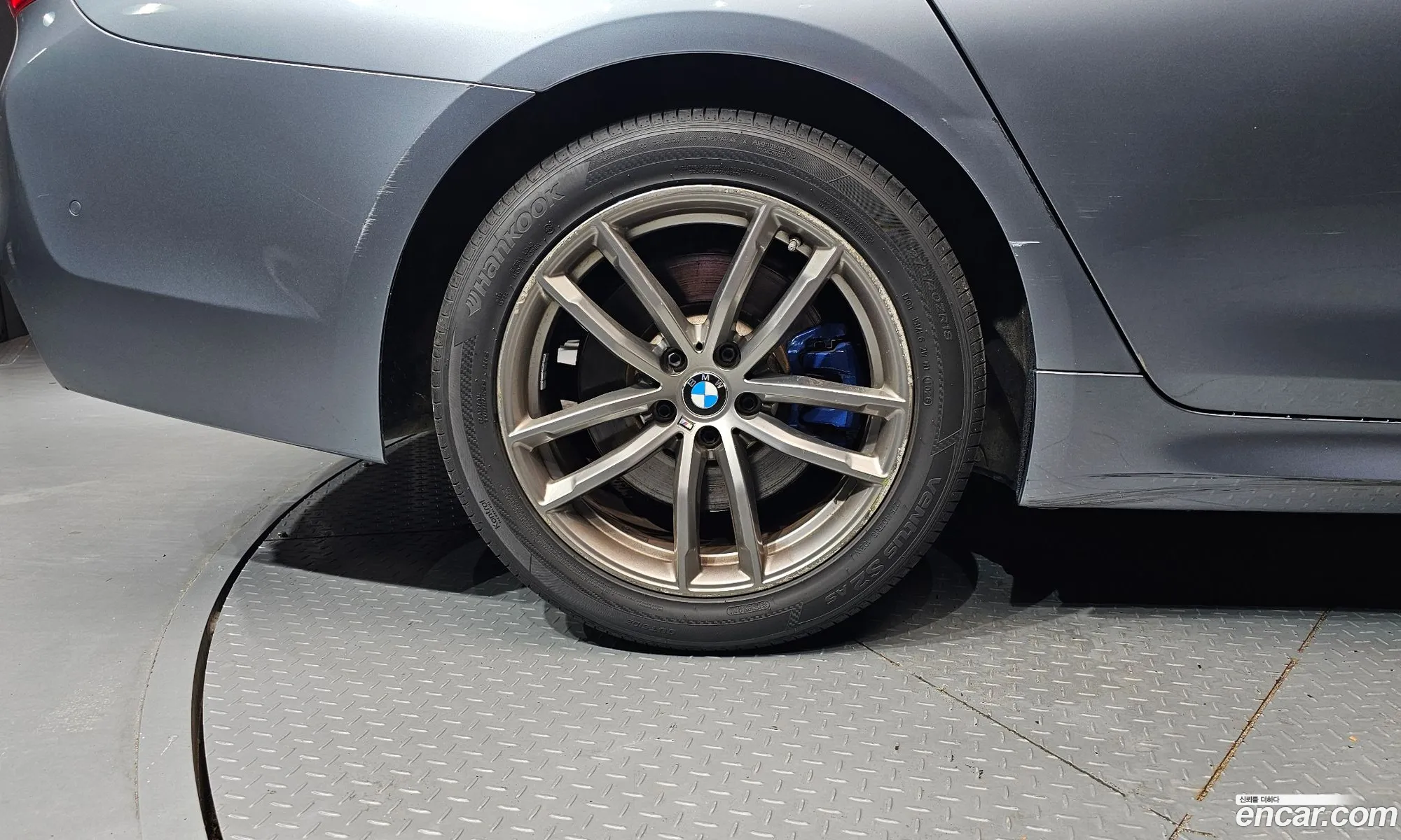 BMW 5 Series 2018 WBAJD3100JB255601 — 2