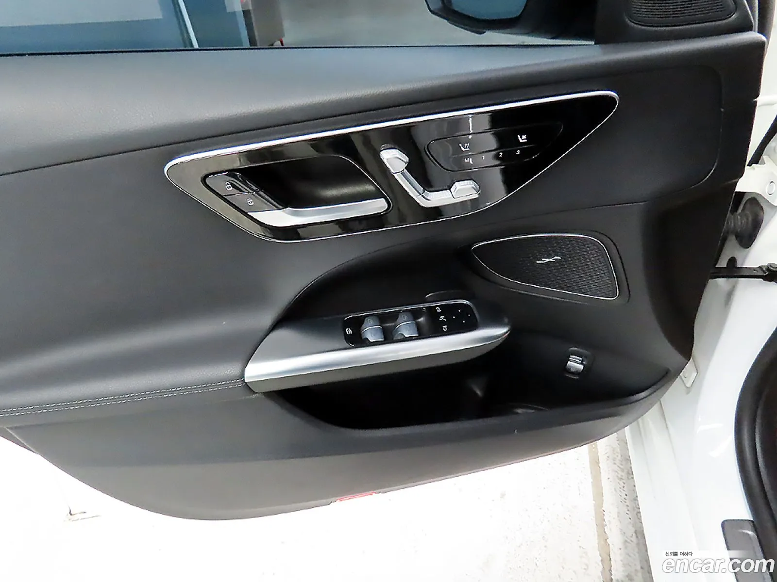 Mercedes-Benz C-Class W206 2023 — 11