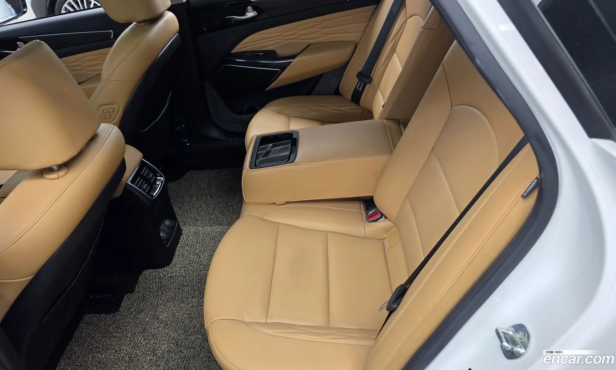 Kia K7 Premier 2020 — 32