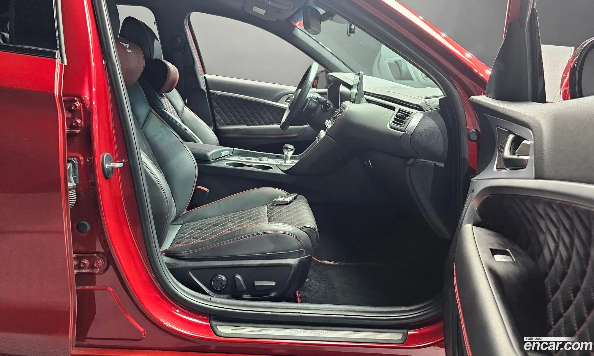 Genesis G70 2019 KMTG541EDKU039248 — 5