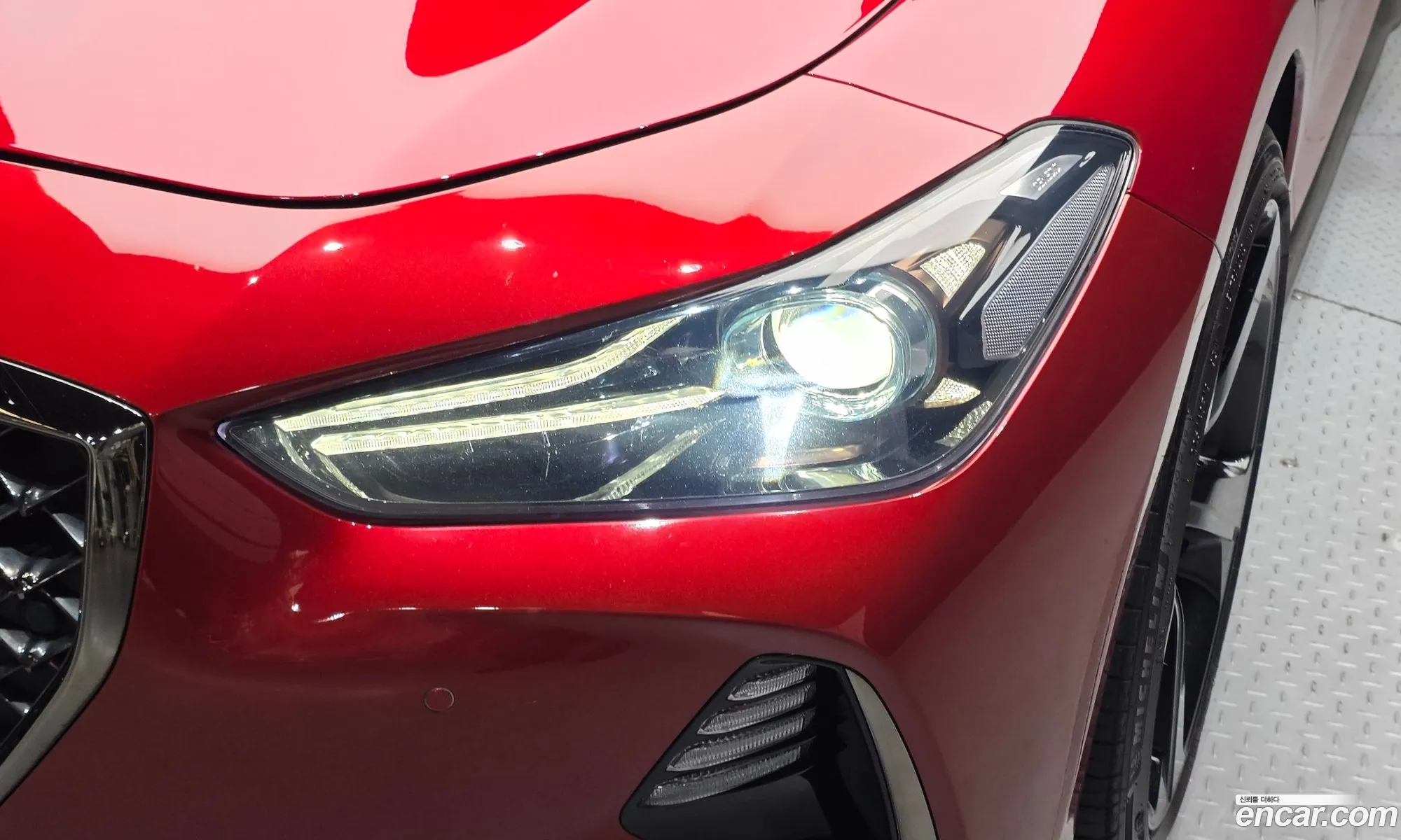 Genesis G70 2019 KMTG541EDKU039248 — 8