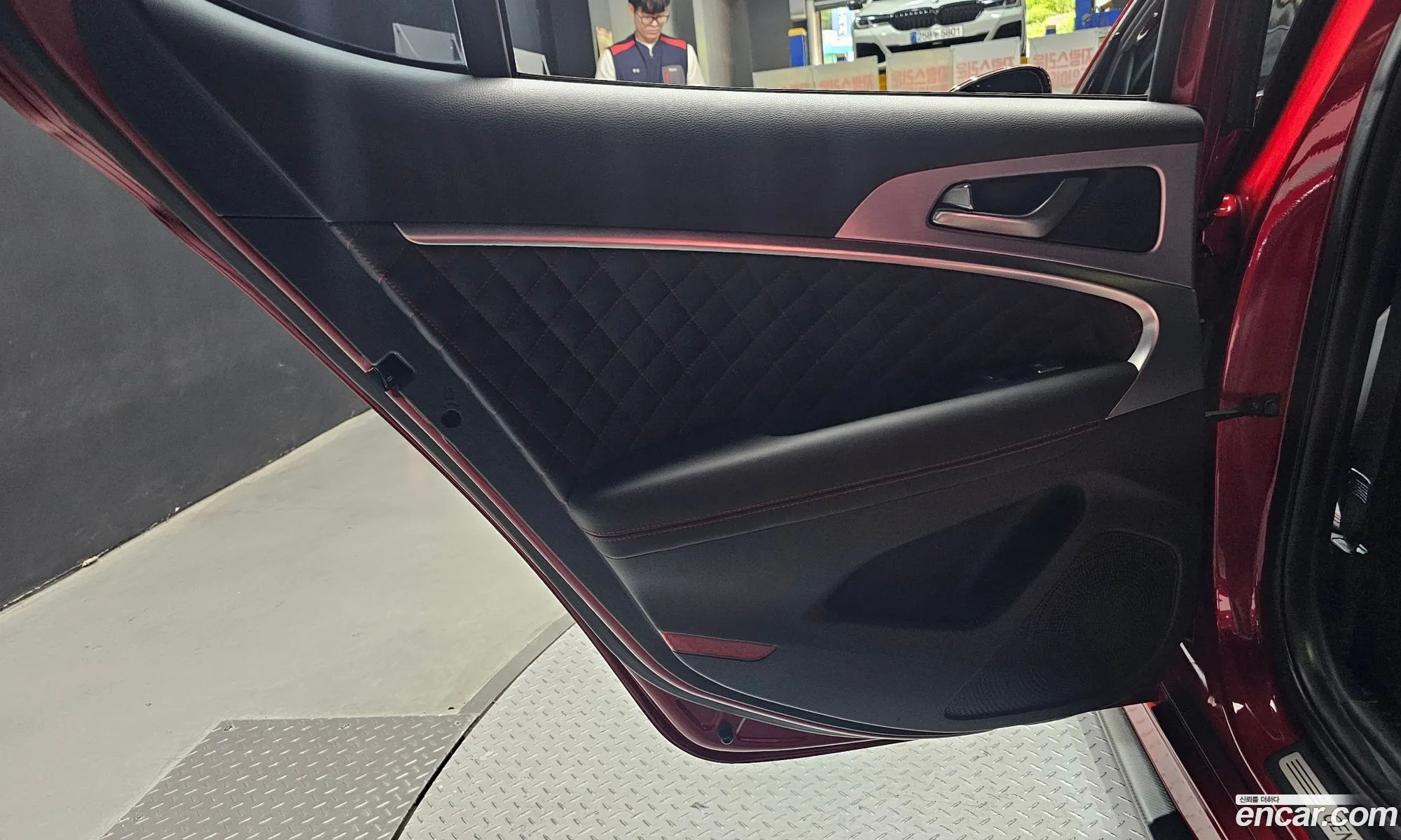 Genesis G70 2019 KMTG541EDKU039248 — 17