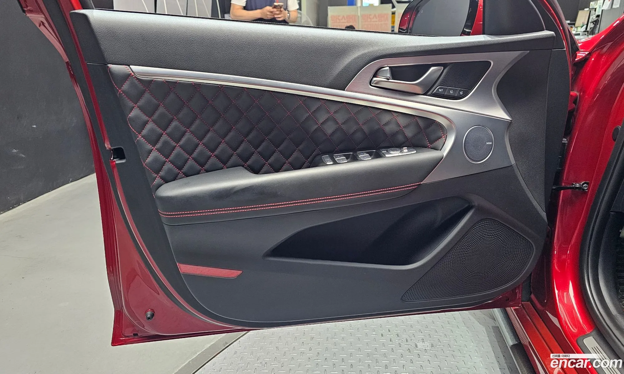Genesis G70 2019 KMTG541EDKU039248 — 16