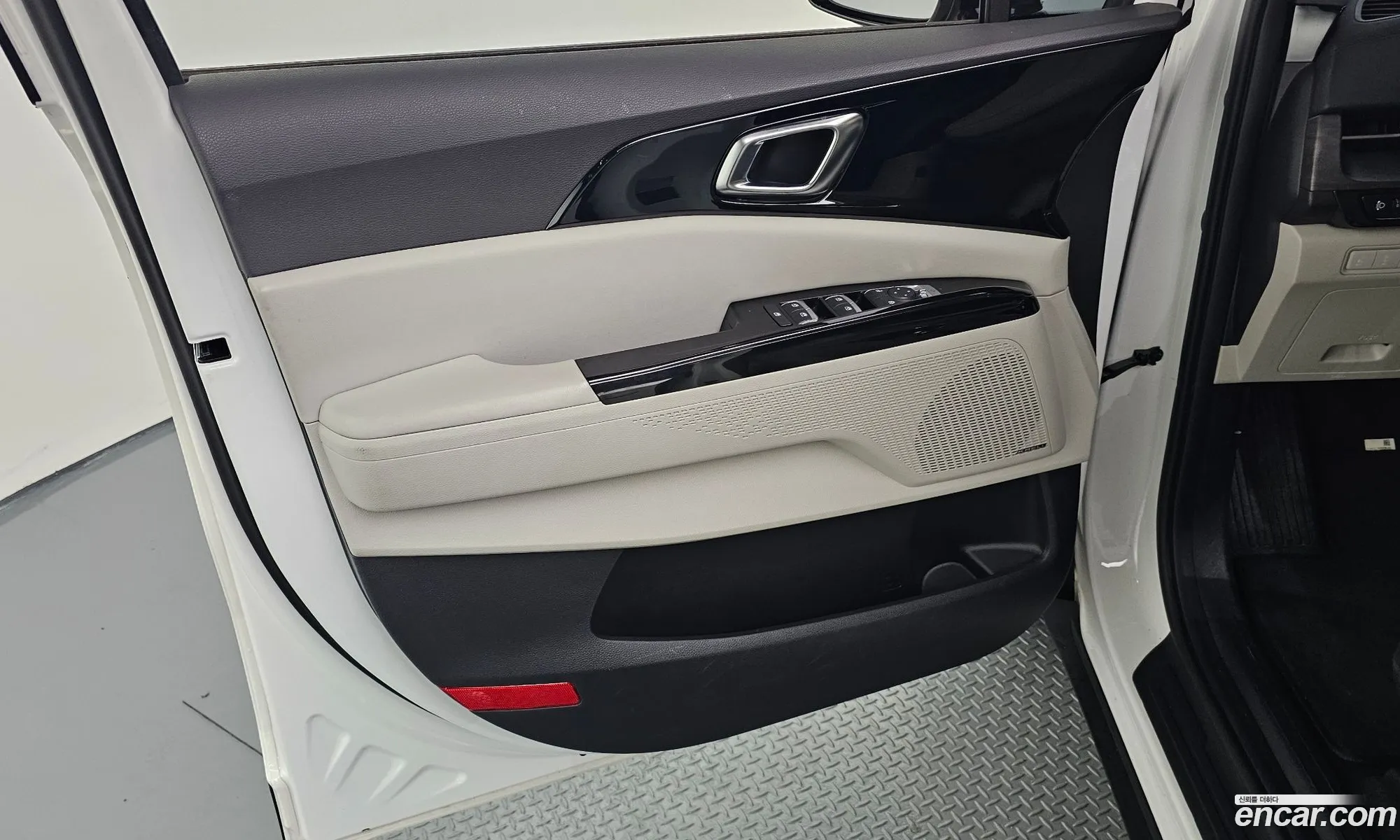 Kia Carnival 2022 KNANC813BPS204317 — 21