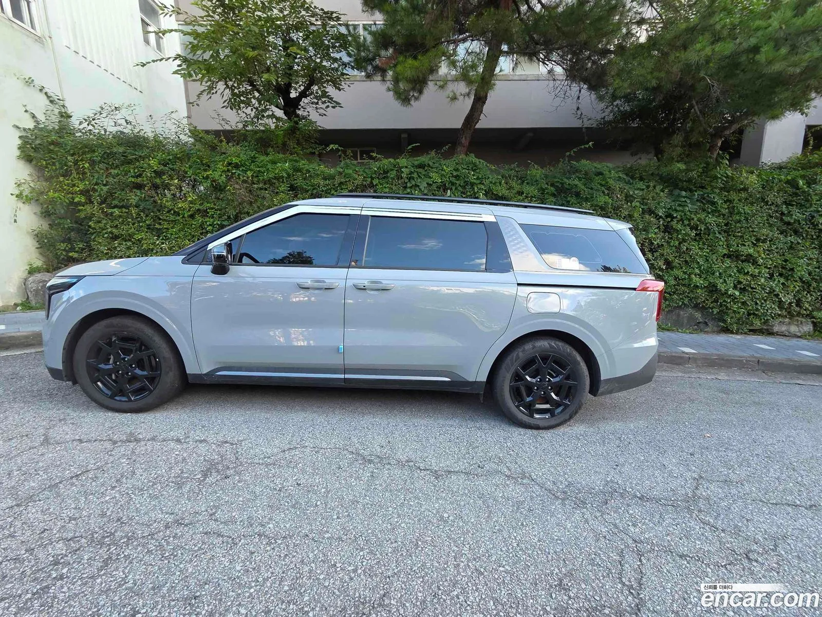 Kia Carnival 2025 — 2