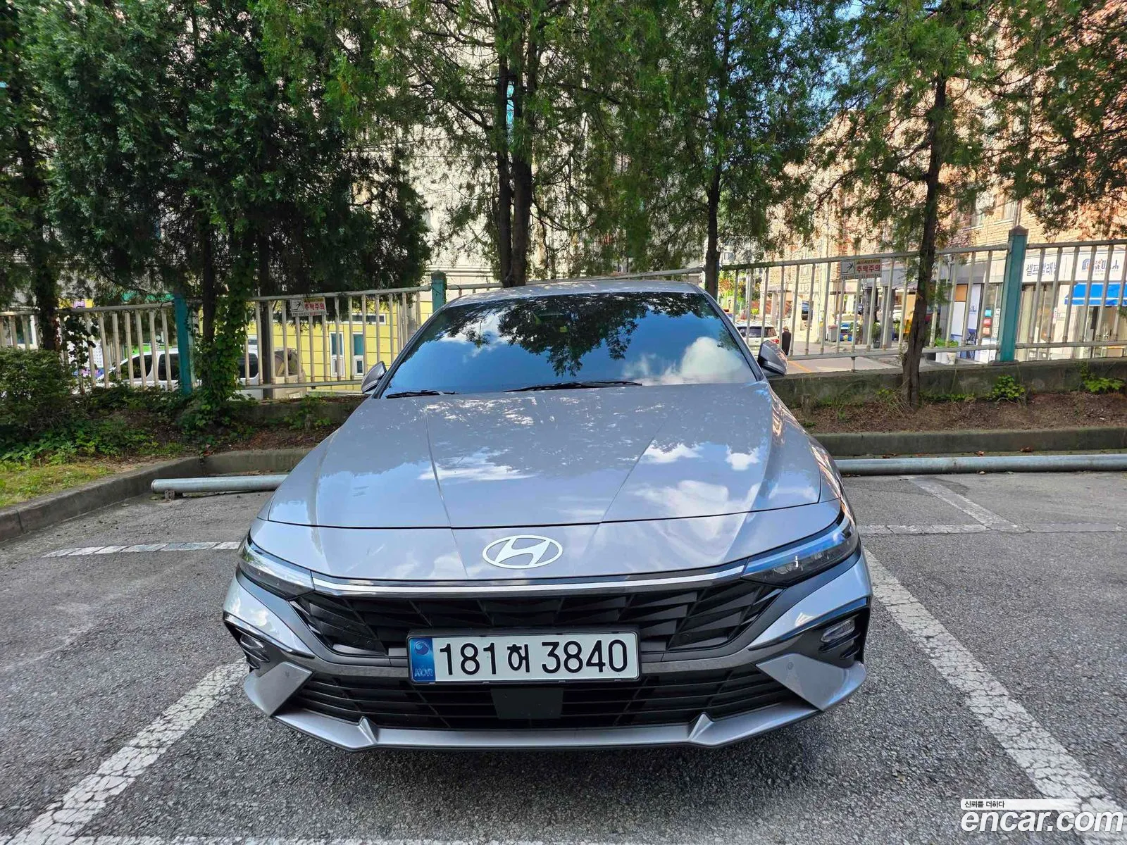 Hyundai Elantra 2025 — 3