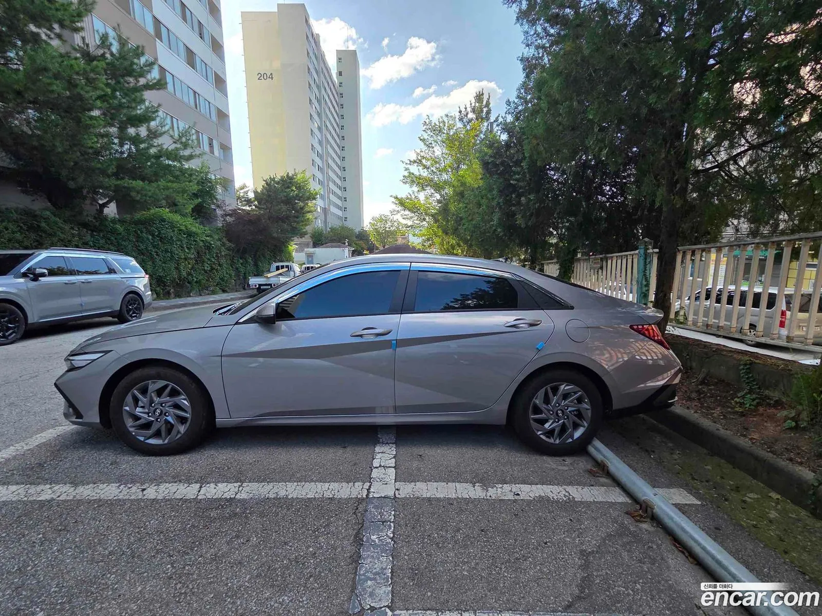 Hyundai Elantra 2025 — 4