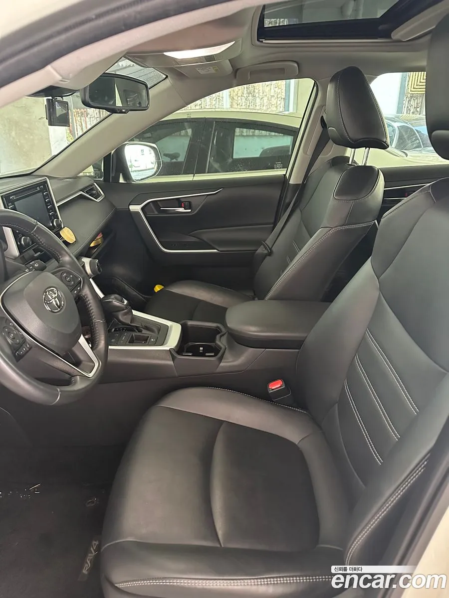 Toyota RAV4 2022 — 2