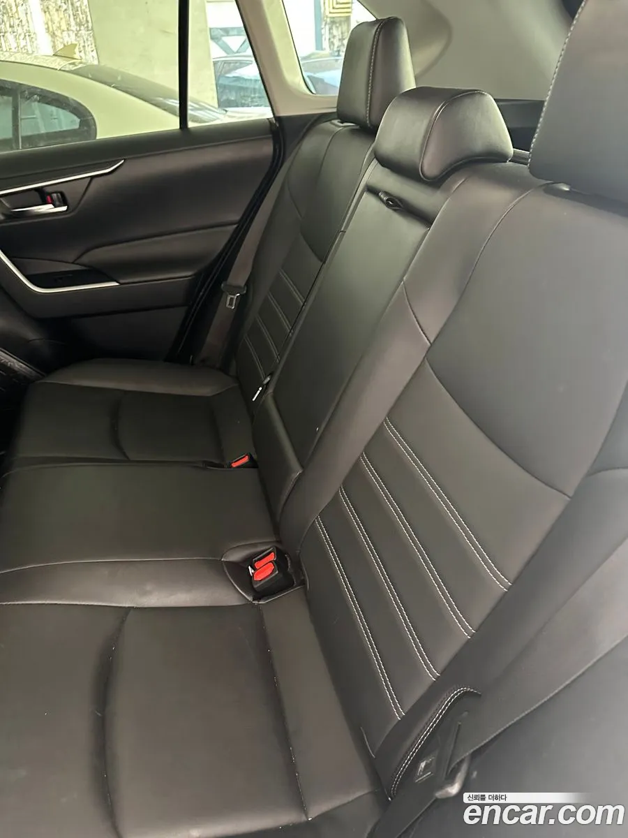 Toyota RAV4 2022 — 4