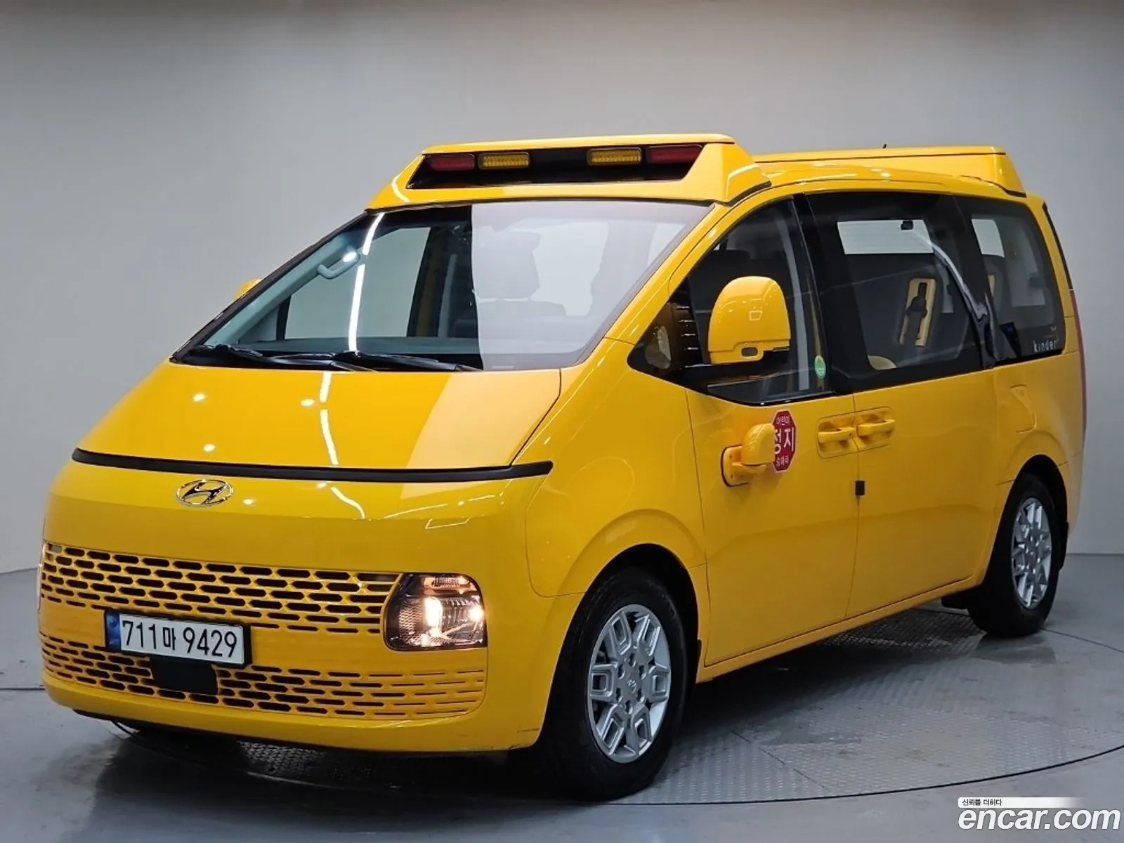 Hyundai Staria 2022 — 16