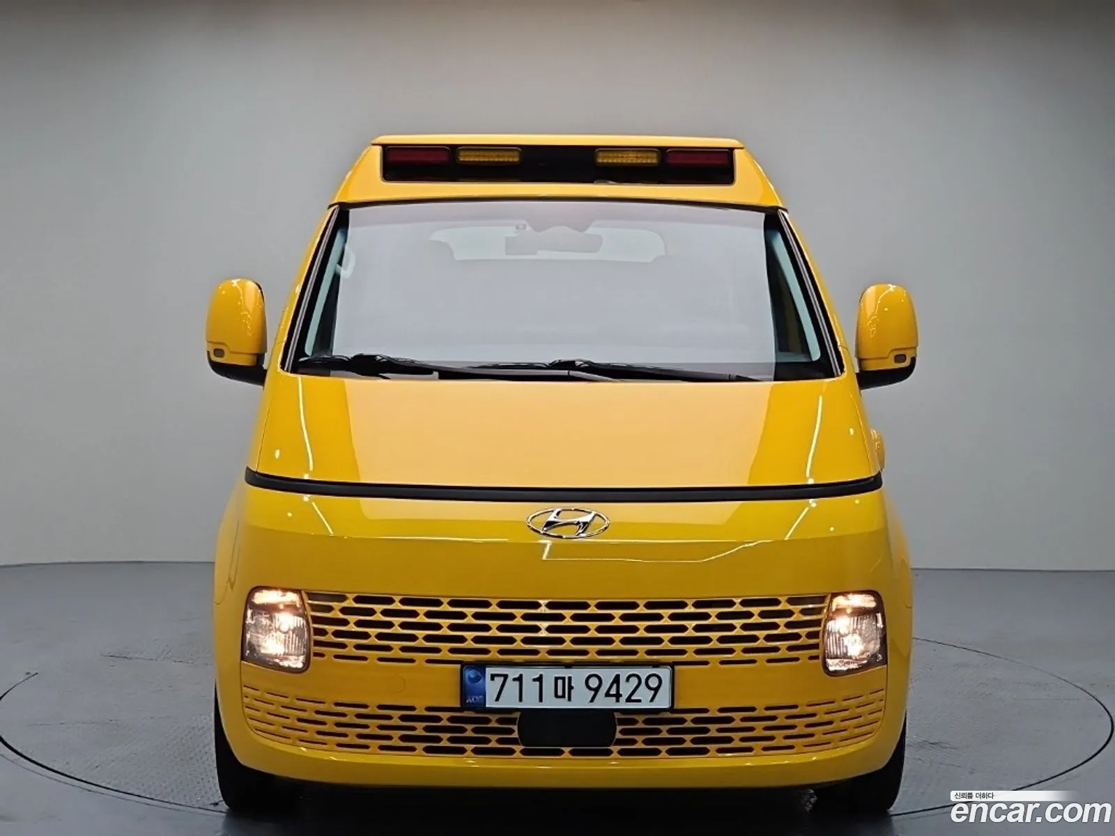Hyundai Staria 2022 — 3