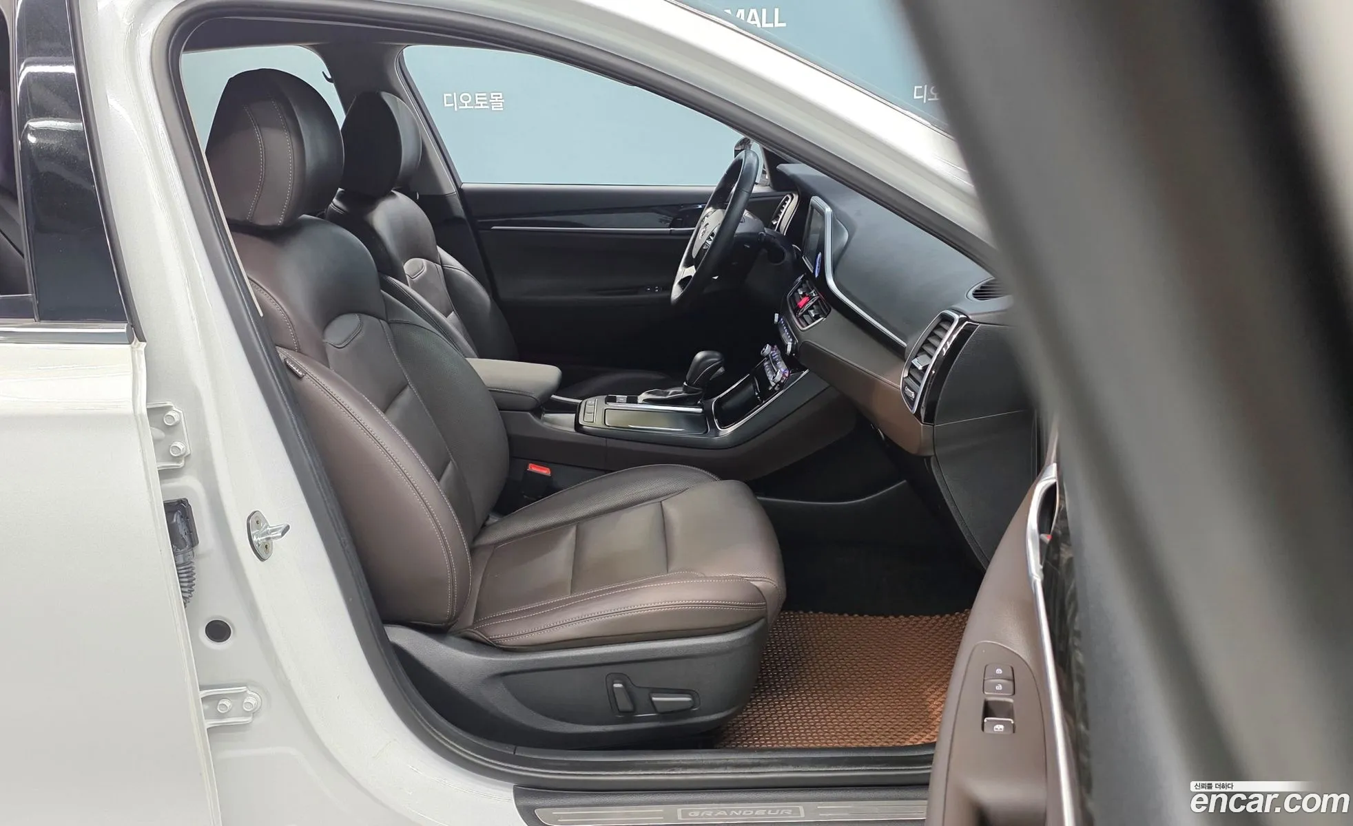 Hyundai Grandeur IG 2017 — 19