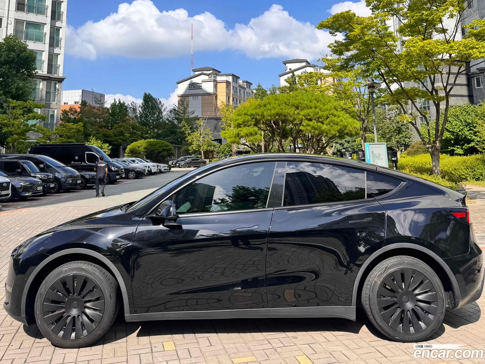 Tesla Model Y 2022 — 11