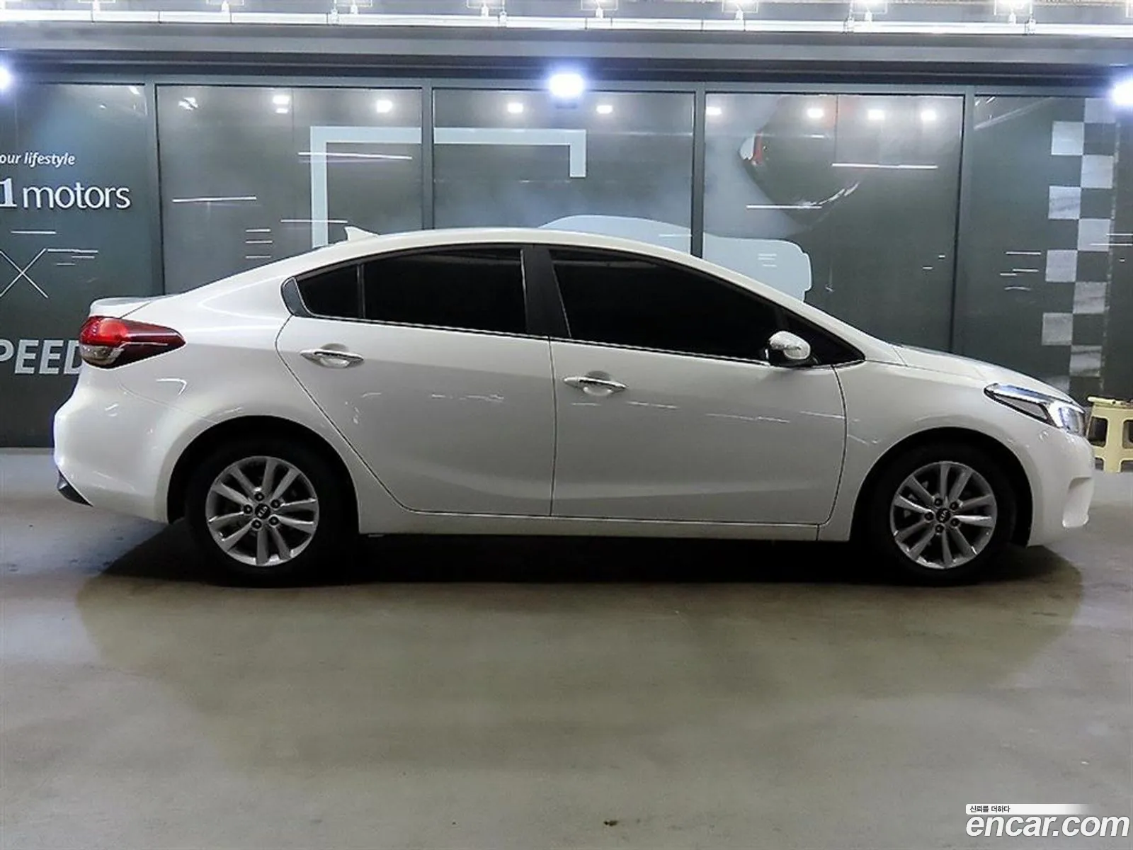 Kia K3 2016 — 16