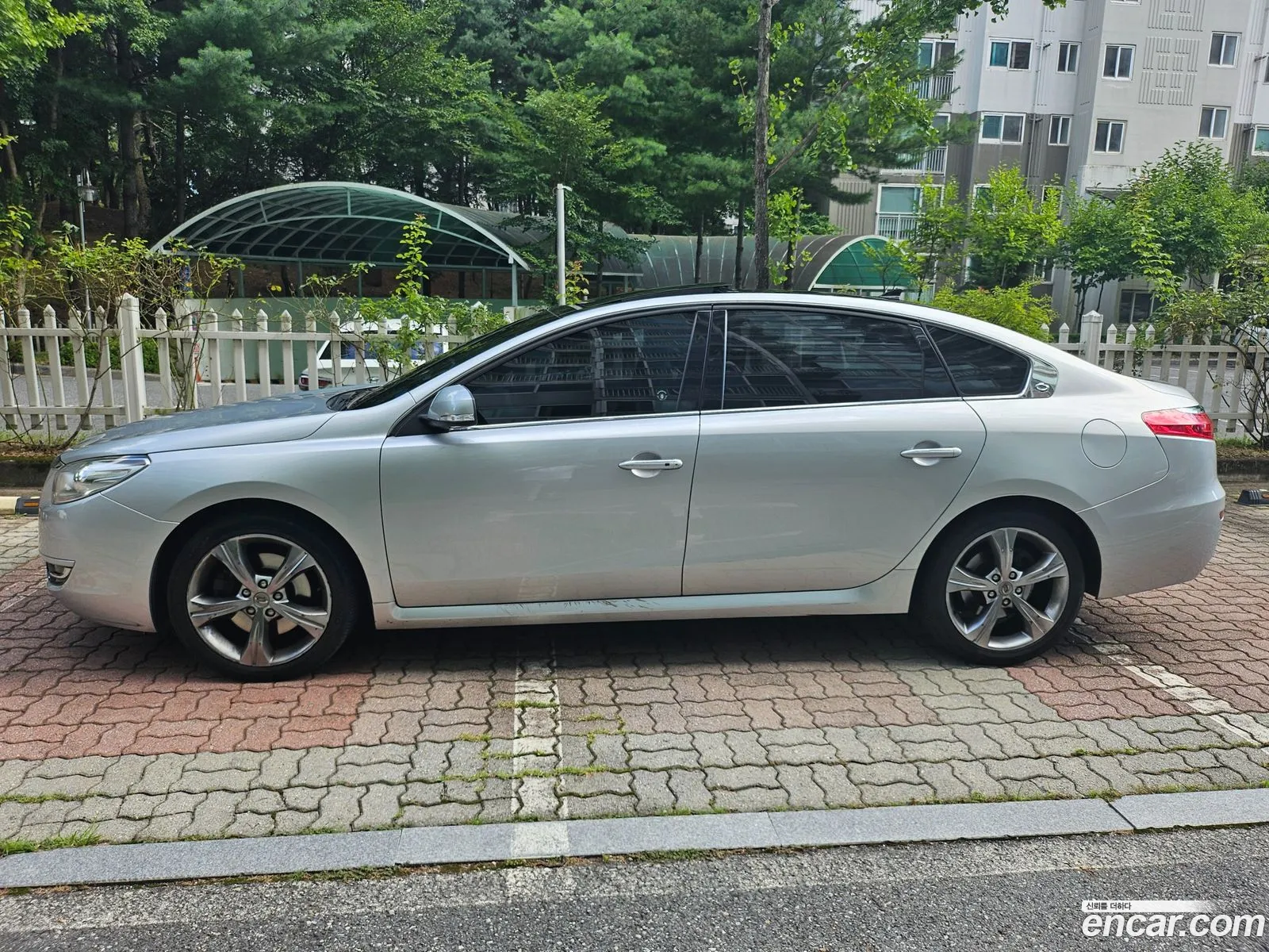 Renault Korea (Samsung) SM7 2011 — 12