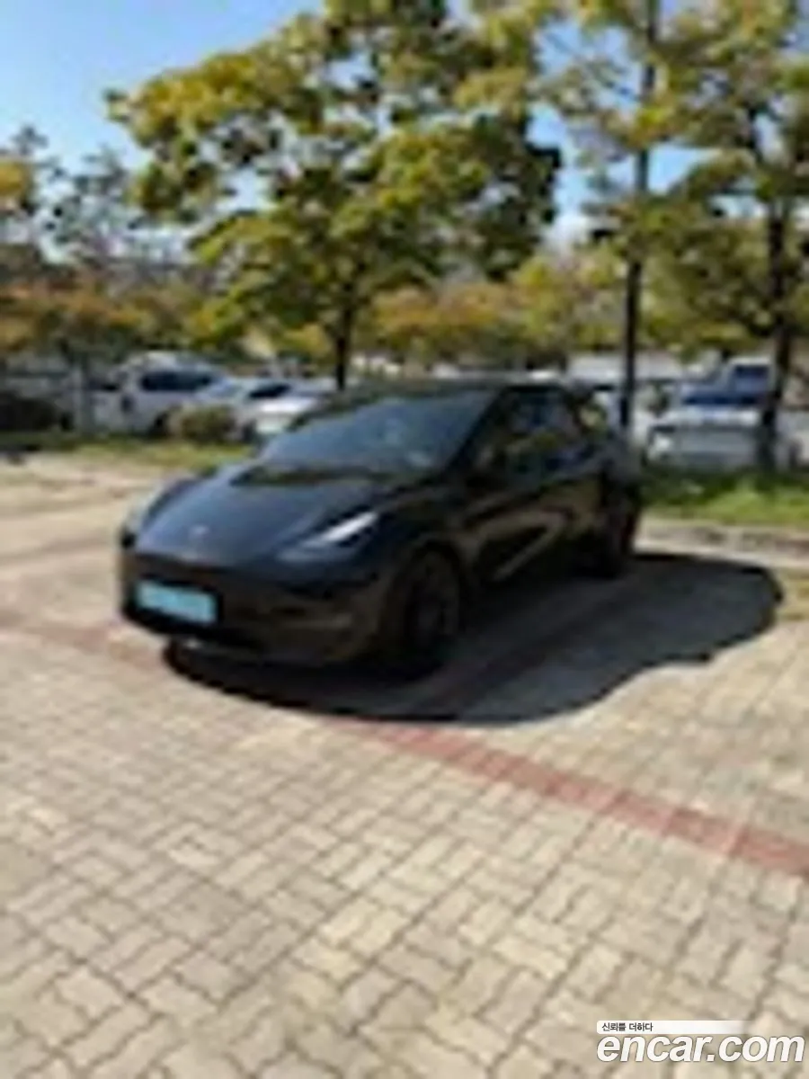 Tesla Model Y 2022 — 8