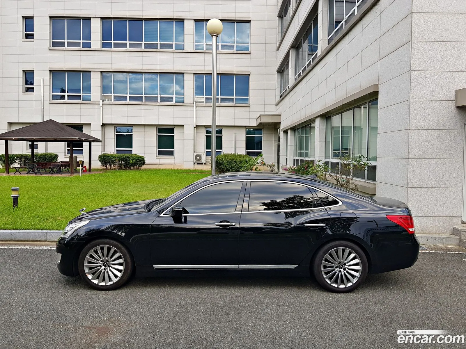 Hyundai Equus 2015 — 13