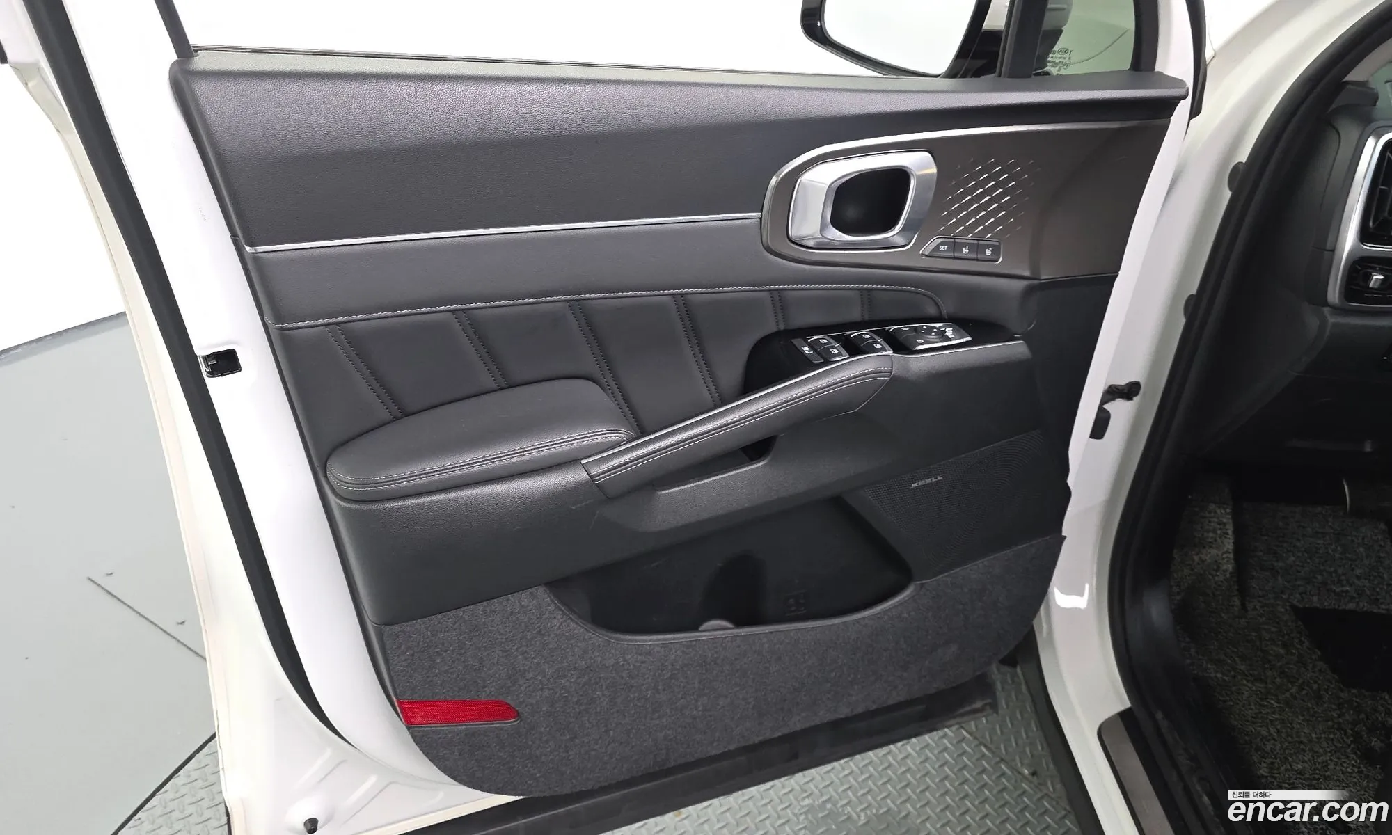 Kia Sorento 2020 KNARL81FHMA071790 — 28
