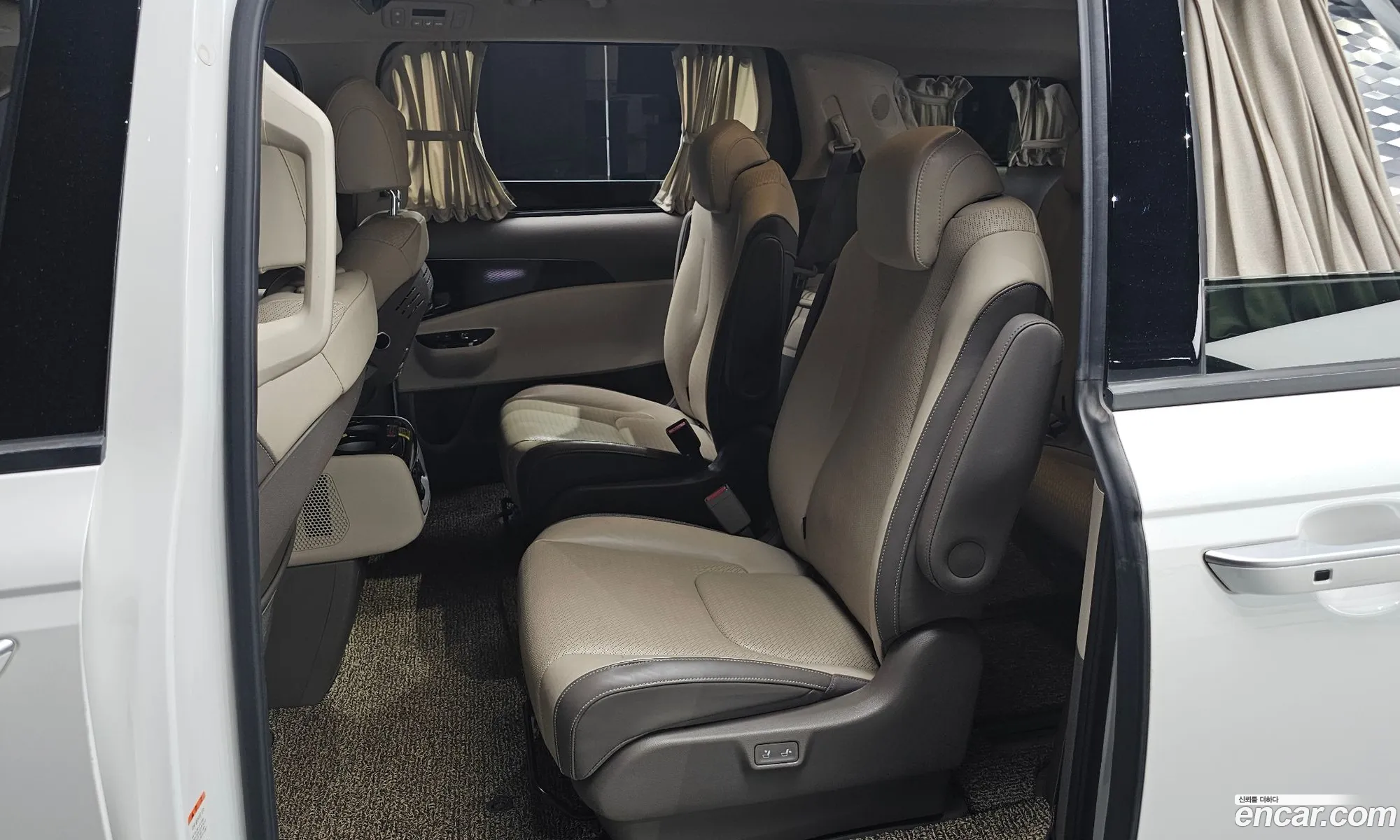 Kia Carnival 2021 KNANE81BBMS107547 — 26