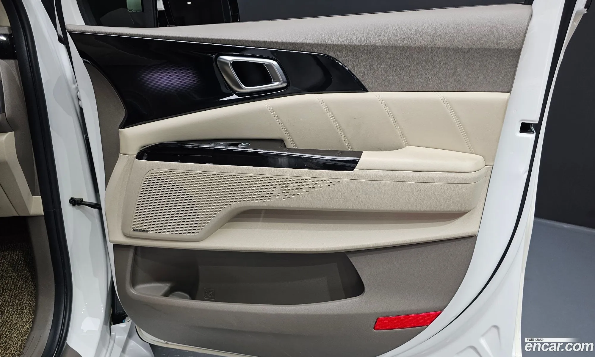 Kia Carnival 2021 KNANE81BBMS107547 — 33