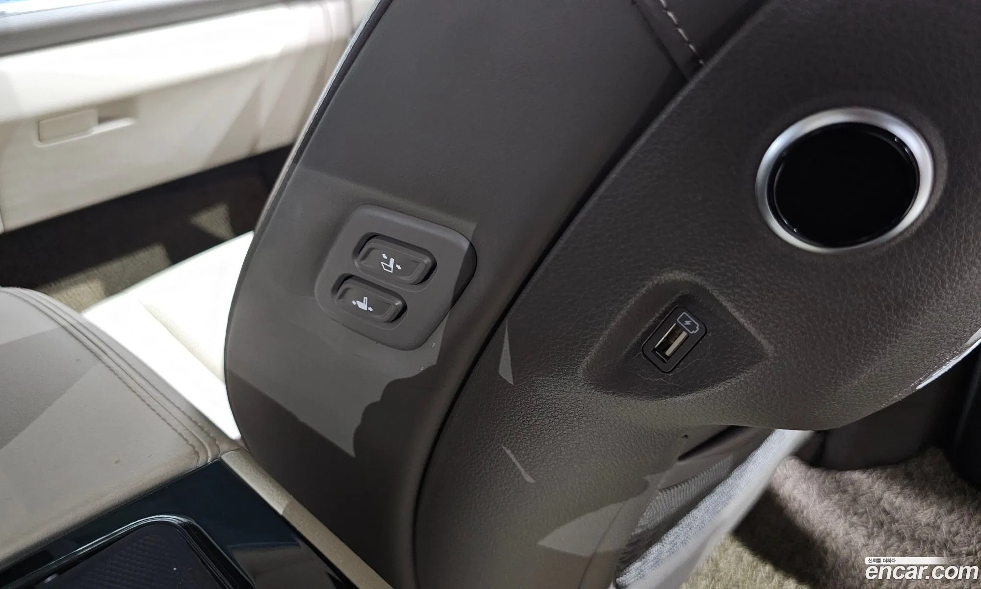 Kia Carnival 2021 KNANE81BBMS107547 — 4