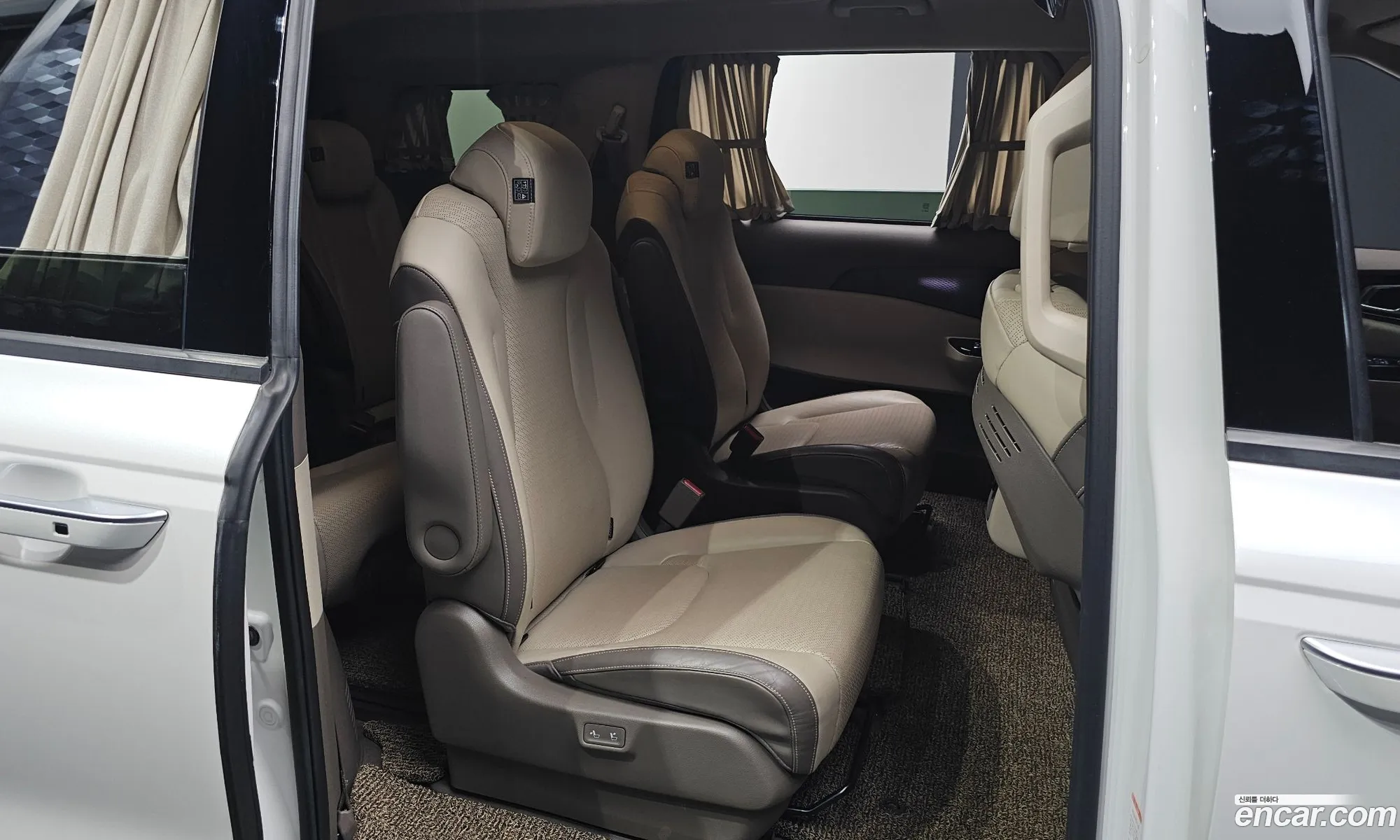 Kia Carnival 2021 KNANE81BBMS107547 — 5