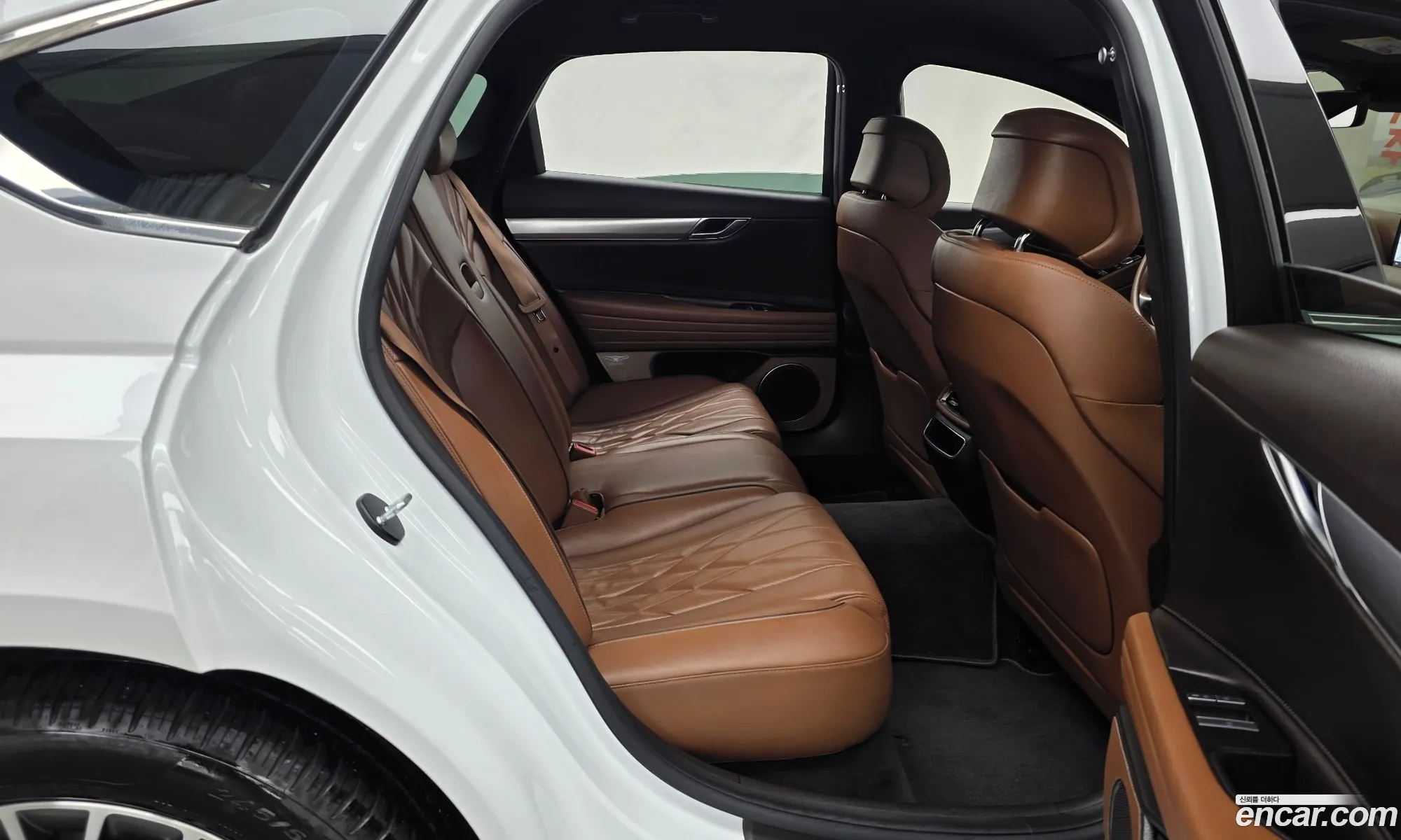 Genesis G80 2023 KMTGB41CBRU208036 — 32