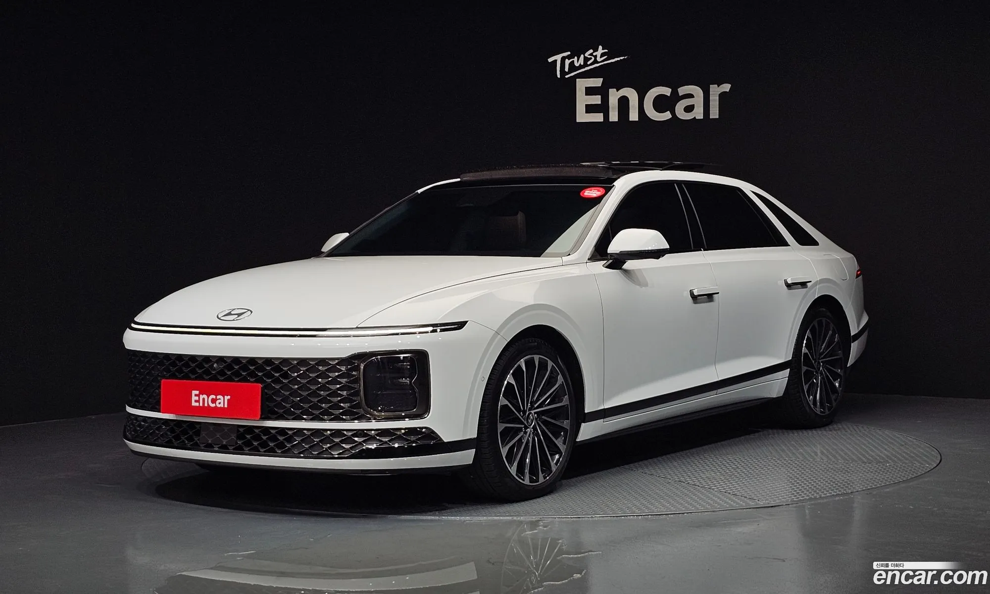 Hyundai Grandeur Hybrid 2023 — 17