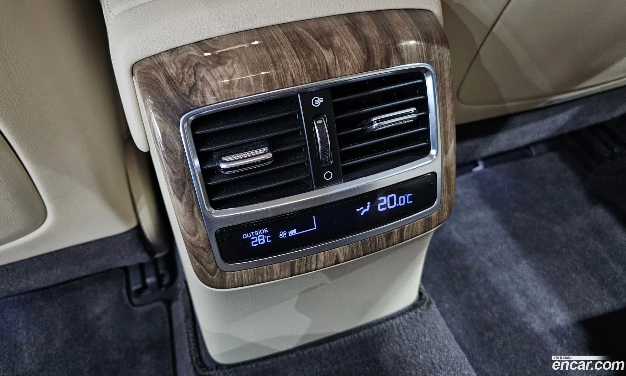 Kia The K9 2018 KNAS2418DKS008179 — 9