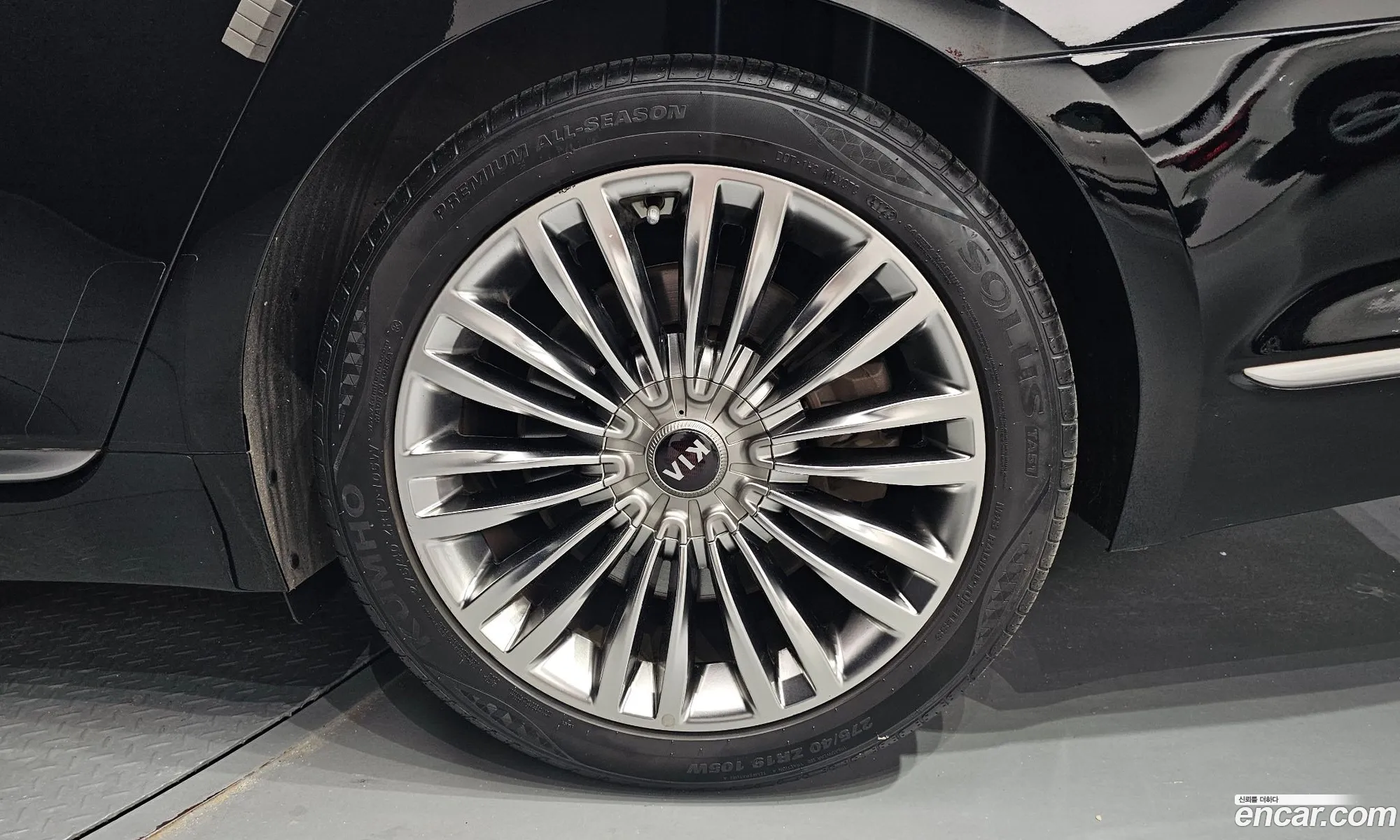 Kia The K9 2018 KNAS2418DKS008179 — 23