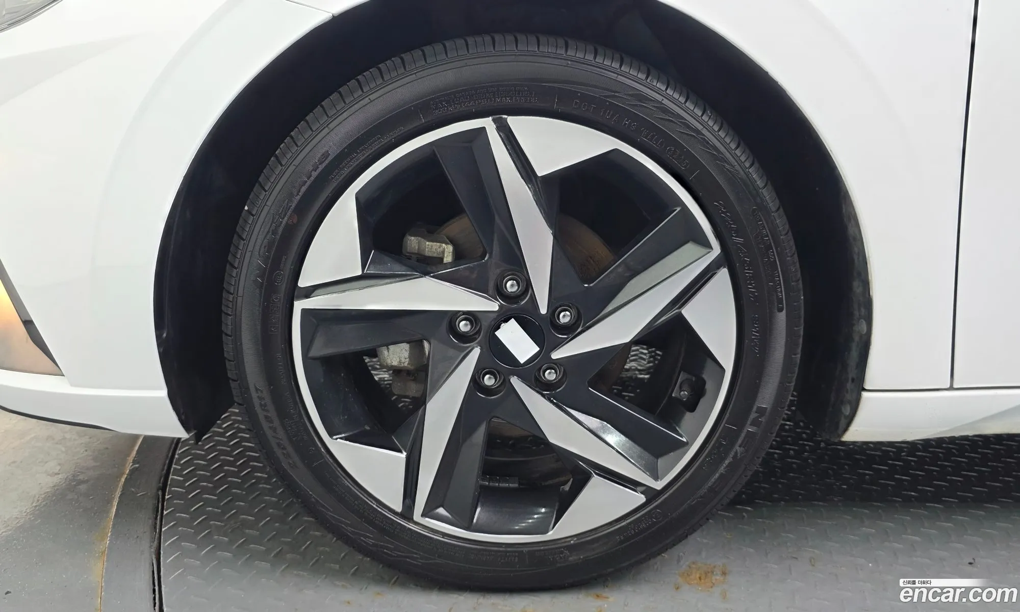 Hyundai Elantra Hybrid 2022 — 4