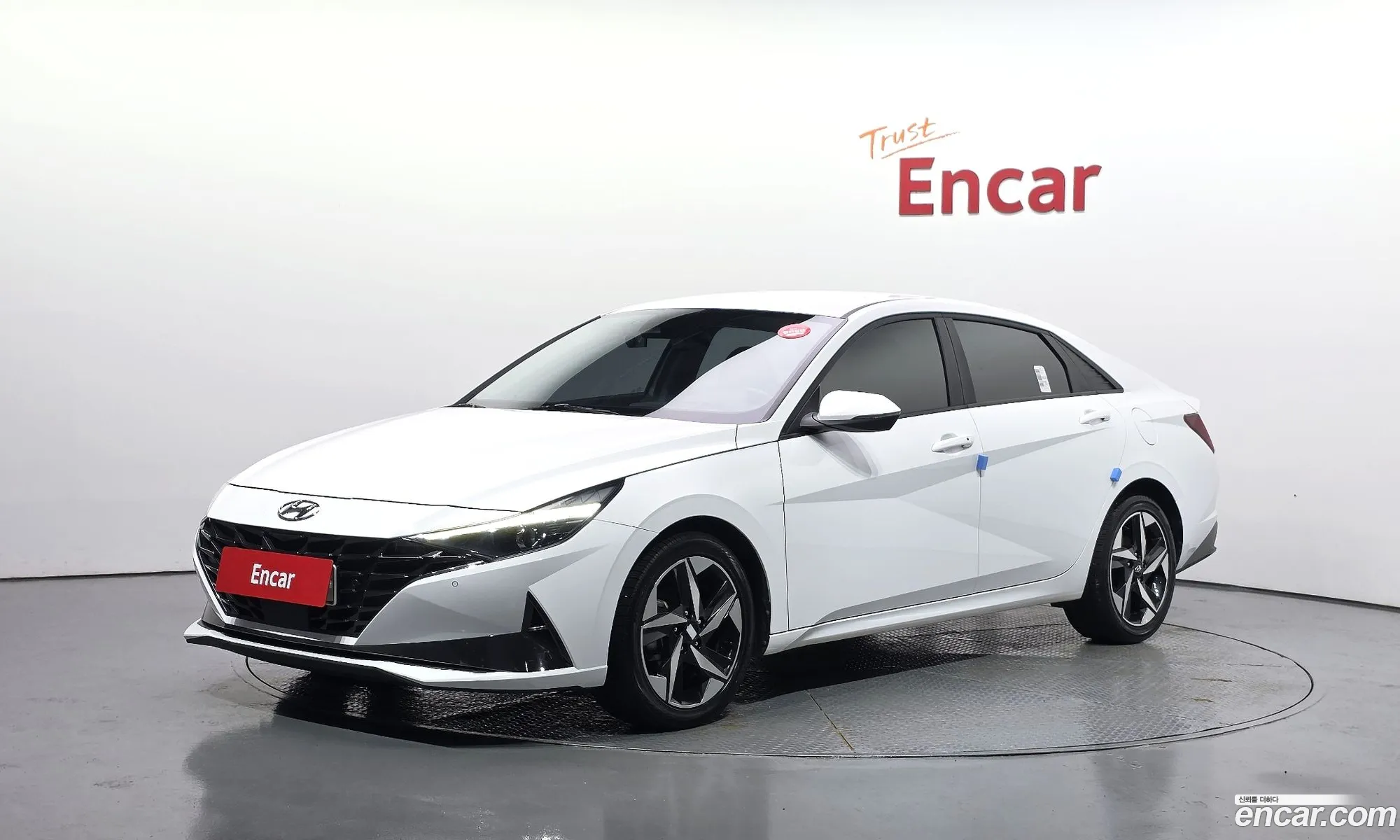 Hyundai Elantra Hybrid 2022 — 2
