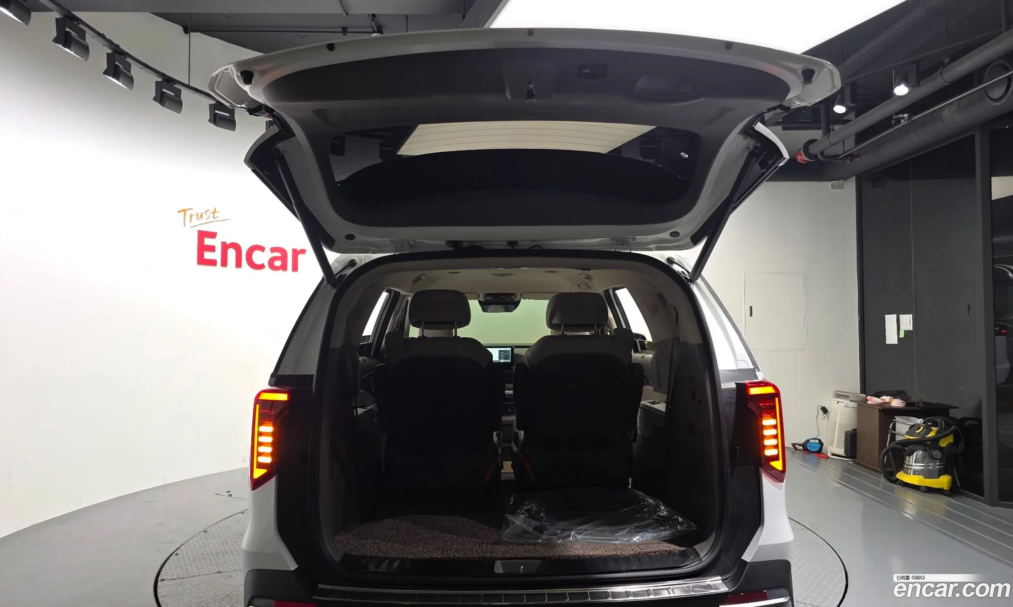 Kia Carnival 2024 — 7