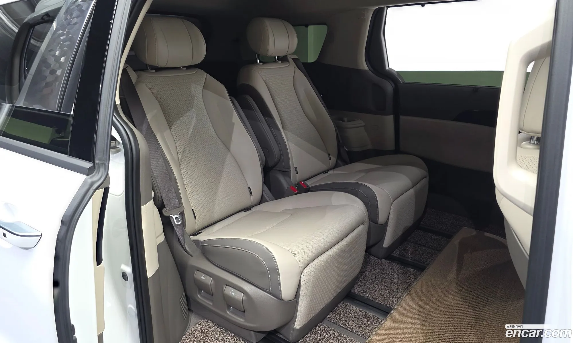 Kia Carnival 2024 — 17