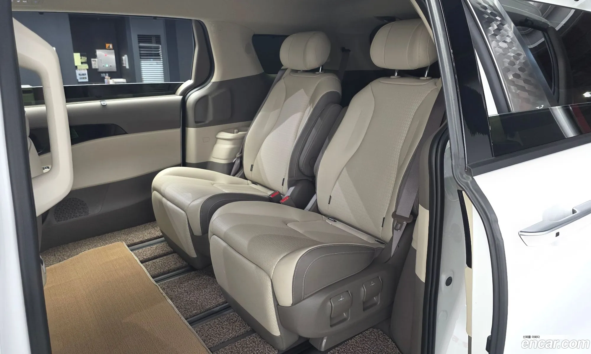 Kia Carnival 2024 — 5