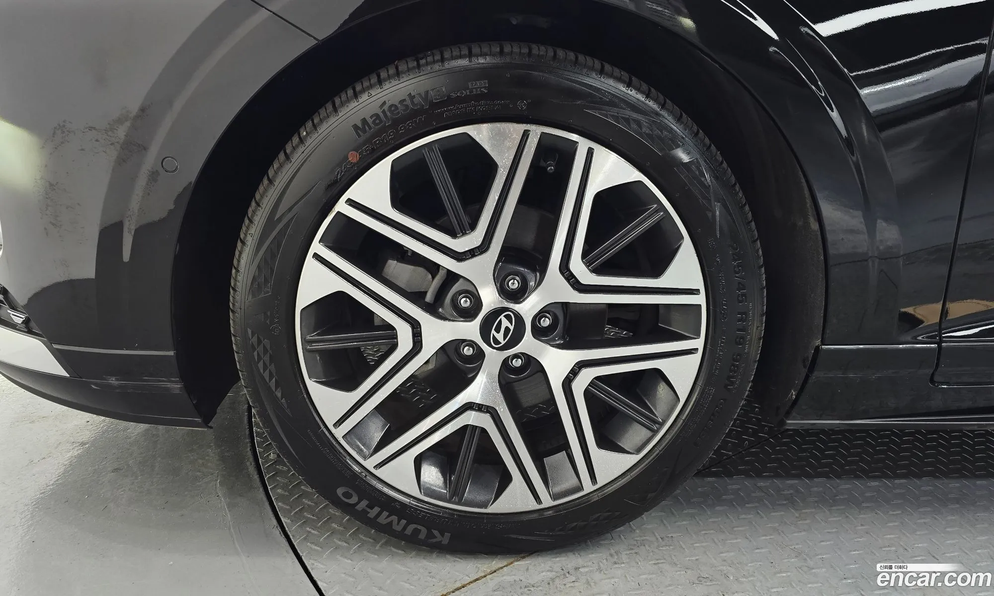 Hyundai Grandeur Hybrid 2023 — 32