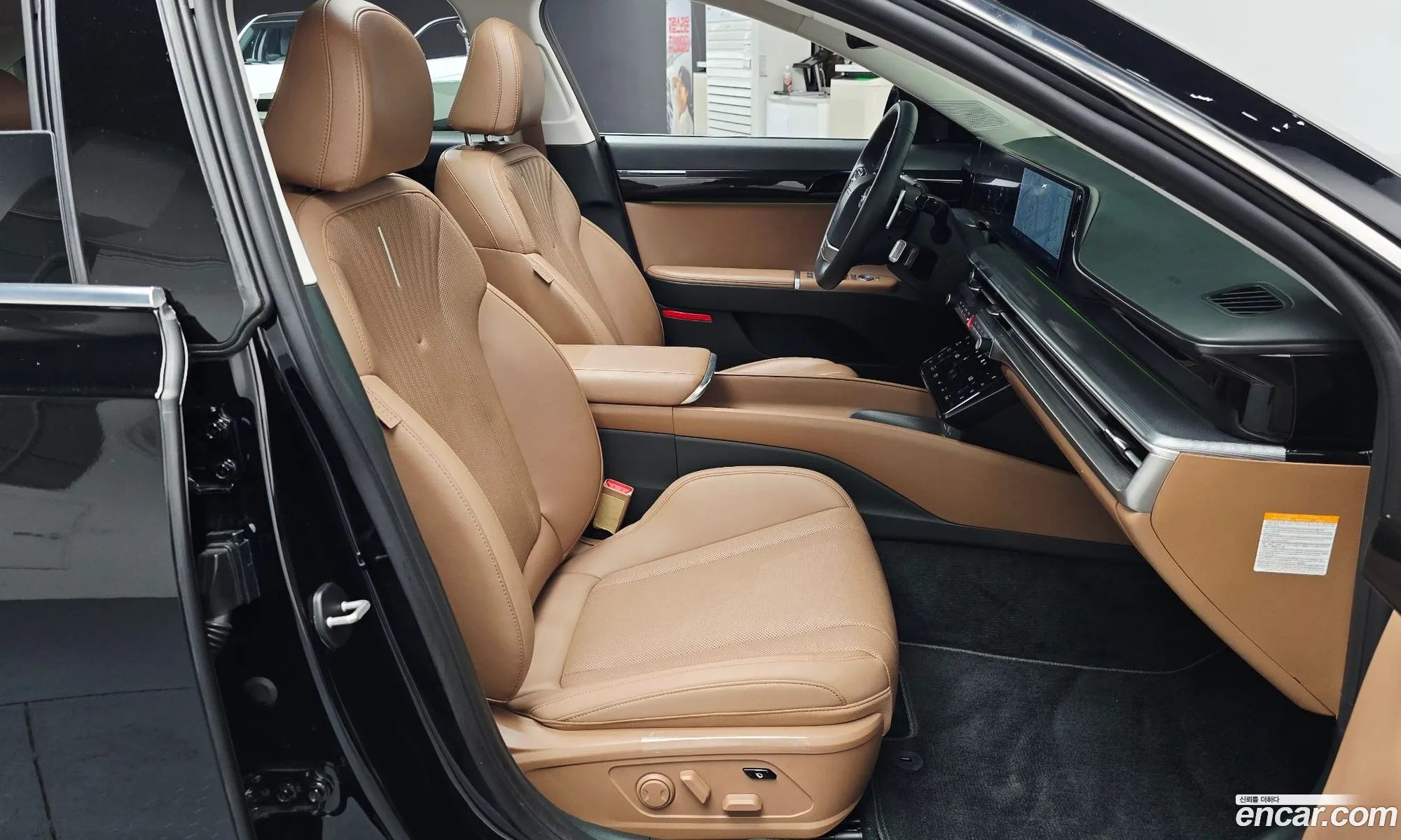 Hyundai Grandeur Hybrid 2023 — 25