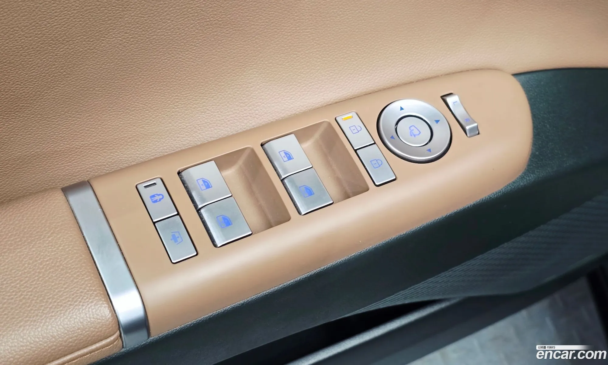 Hyundai Grandeur Hybrid 2023 — 28