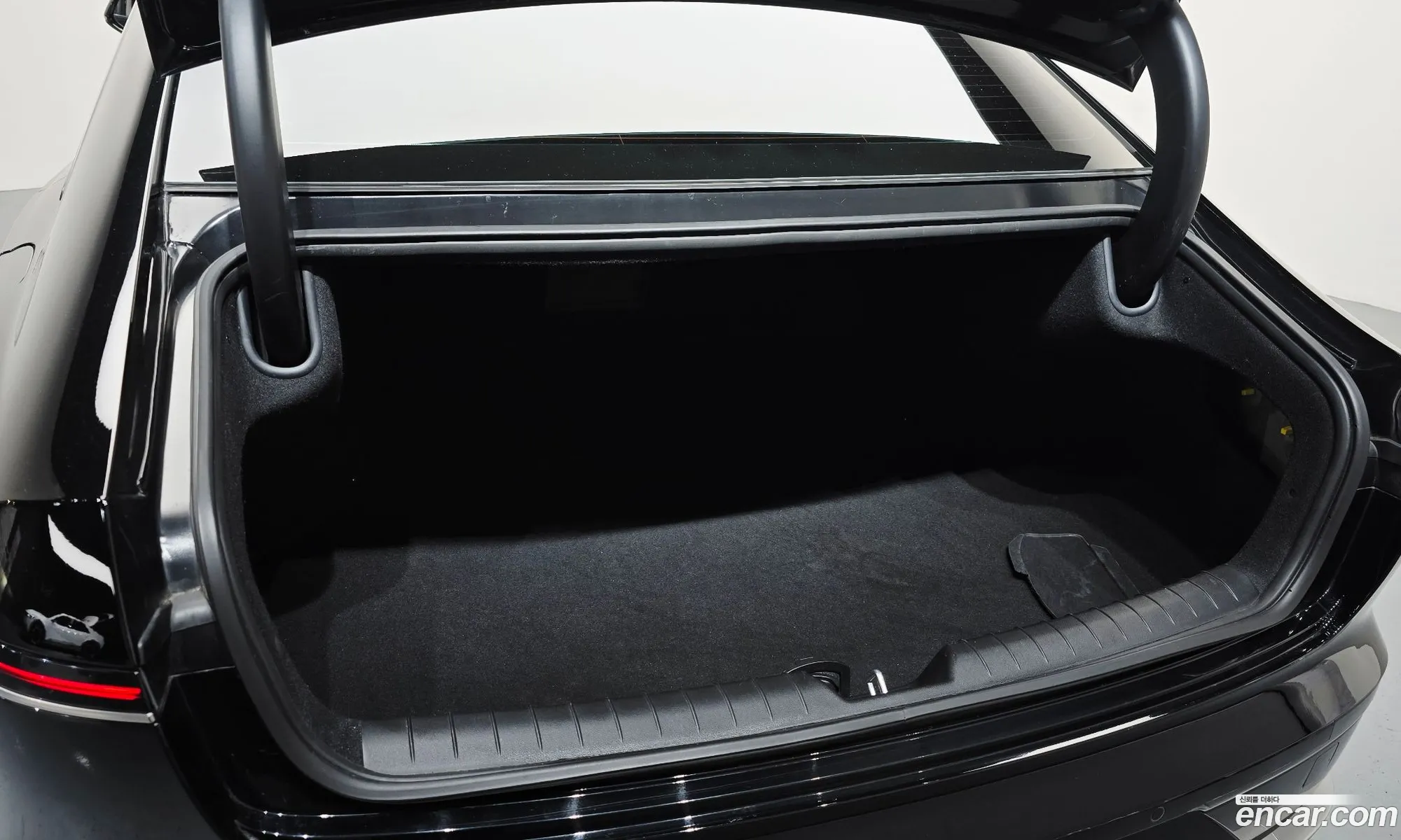 Hyundai Grandeur Hybrid 2023 — 27