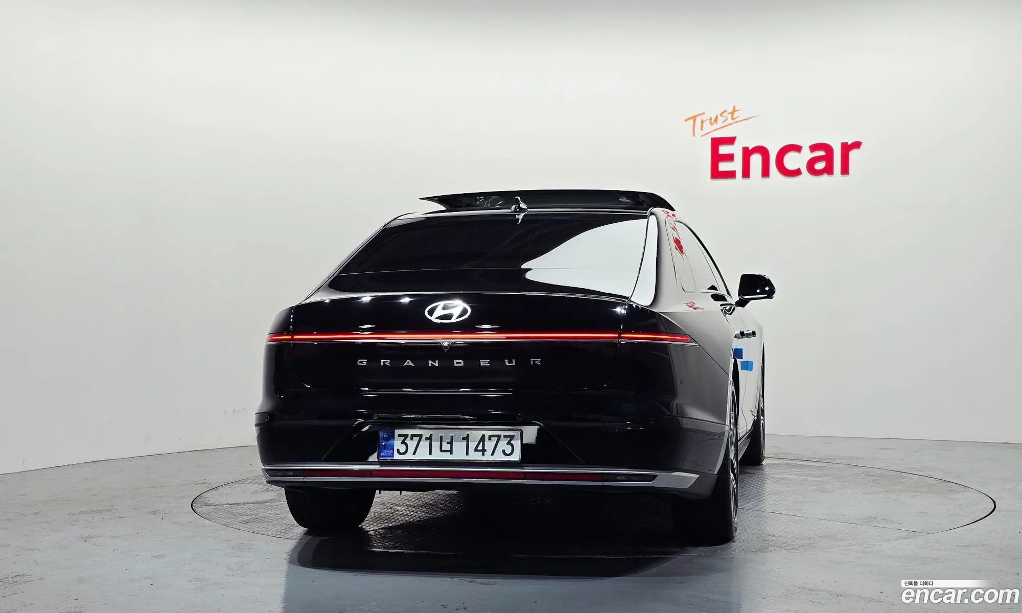Hyundai Grandeur Hybrid 2023 — 31