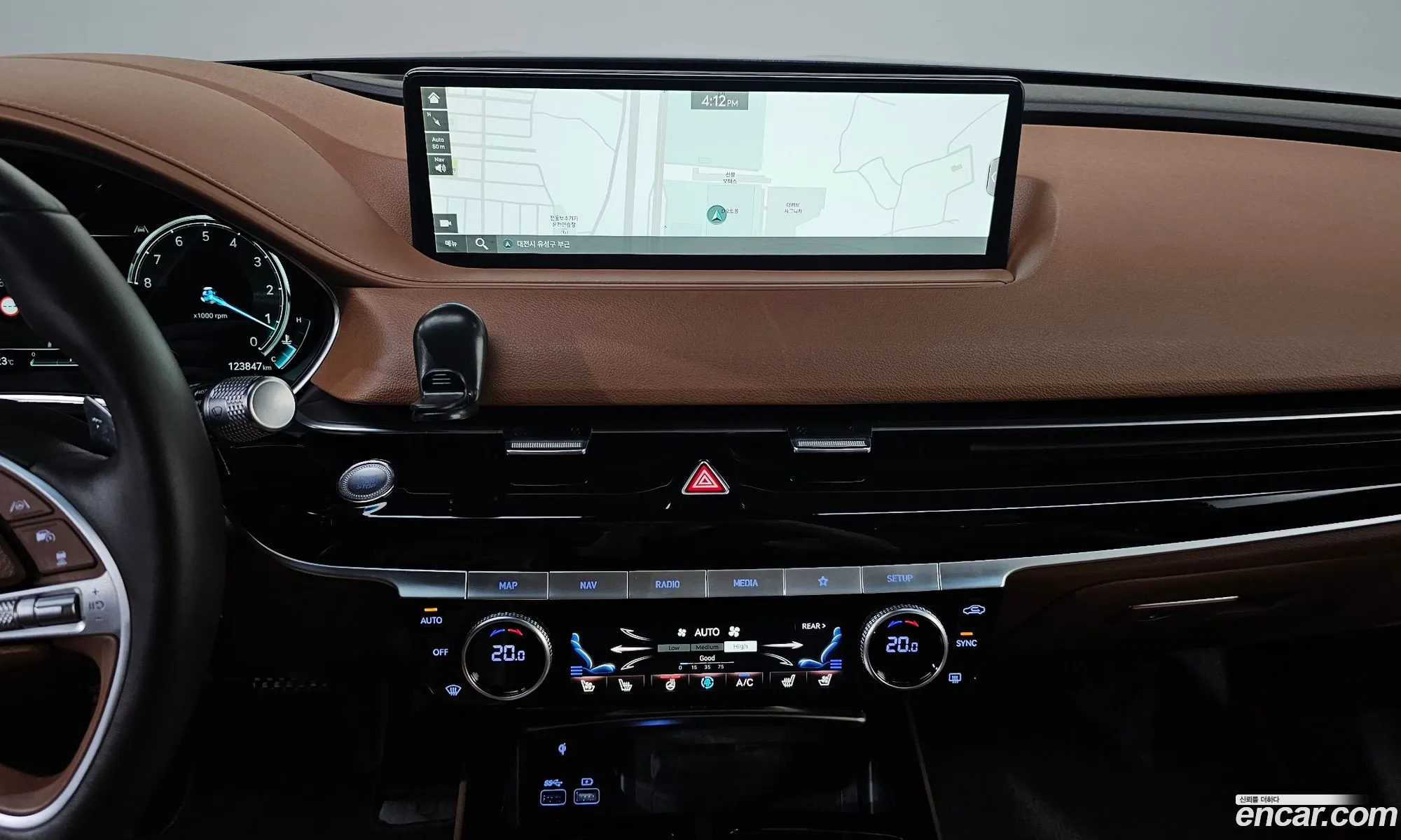 Genesis G80 2022 KMTGB41CDNU123017 — 24