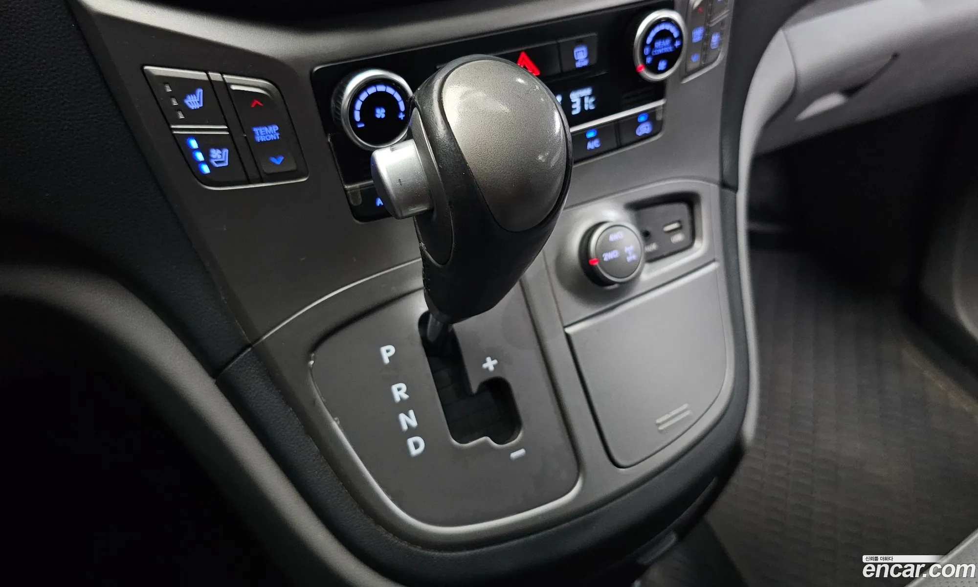 Hyundai Grand Starex 2018 — 15