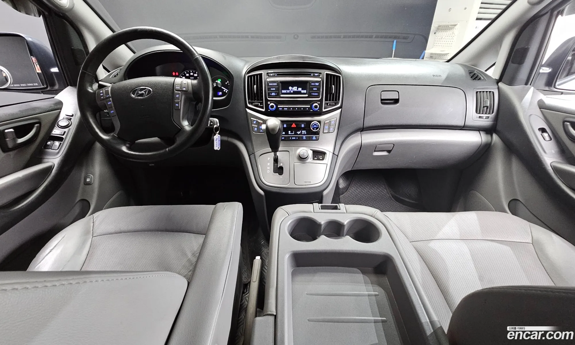 Hyundai Grand Starex 2018 — 28