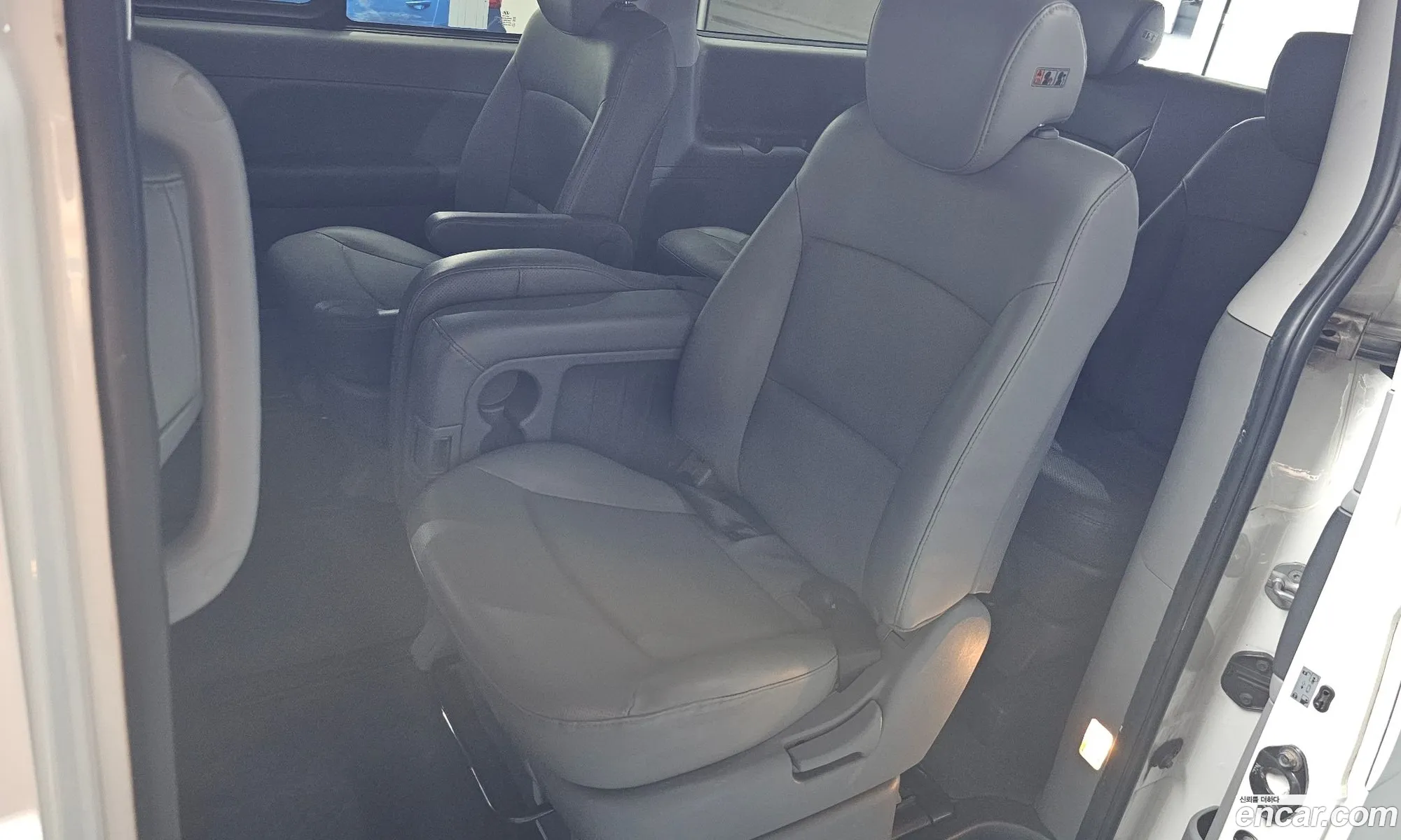Hyundai Grand Starex 2018 — 17