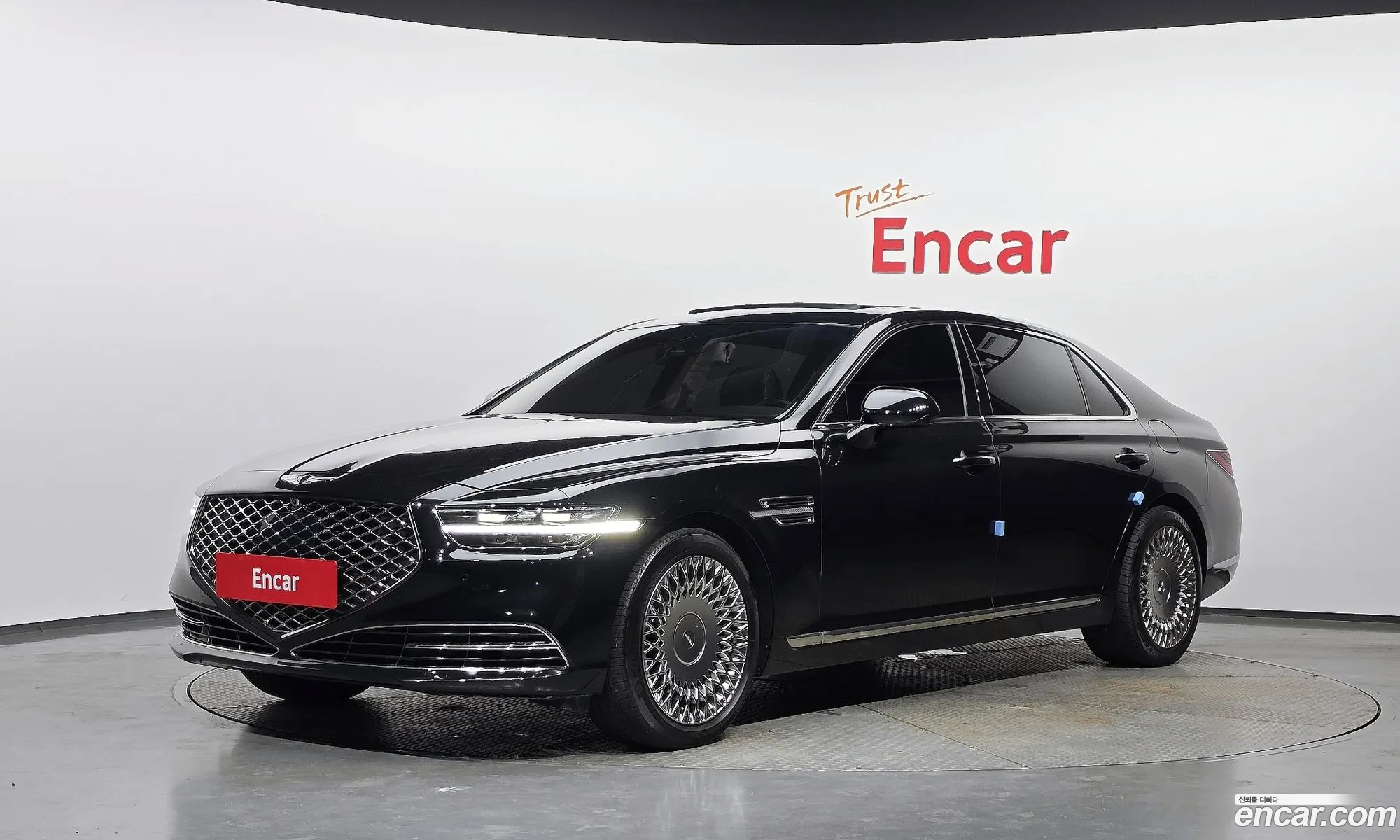 Genesis G90 2021 KMHG241DDMU094582 — 12