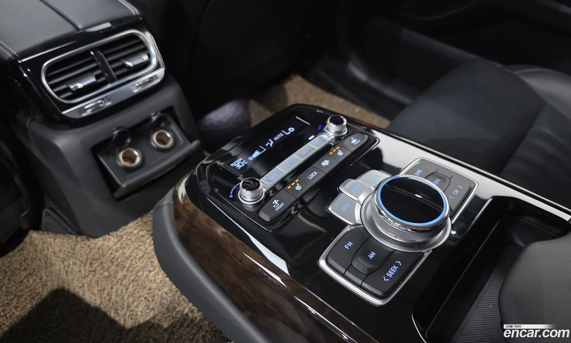Genesis G90 2021 KMHG241DDMU094582 — 11