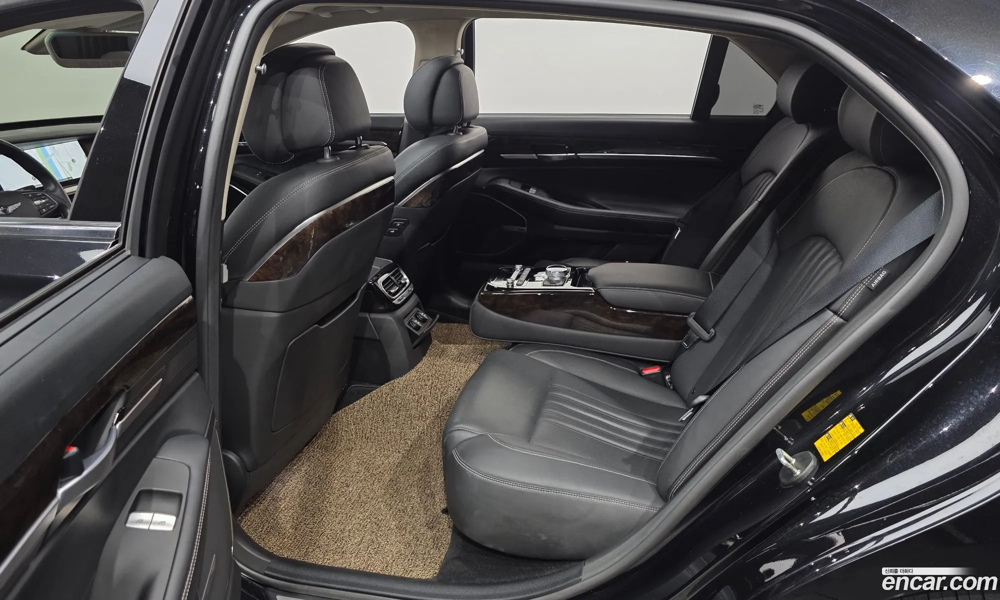 Genesis G90 2021 KMHG241DDMU094582 — 14