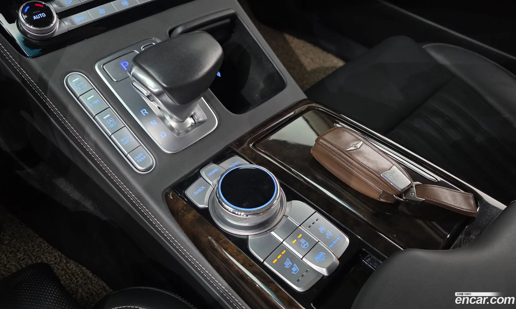 Genesis G90 2021 KMHG241DDMU094582 — 9